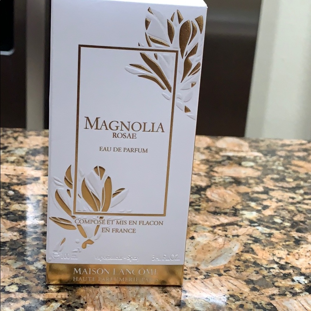Madison Lancôme magnolia rose